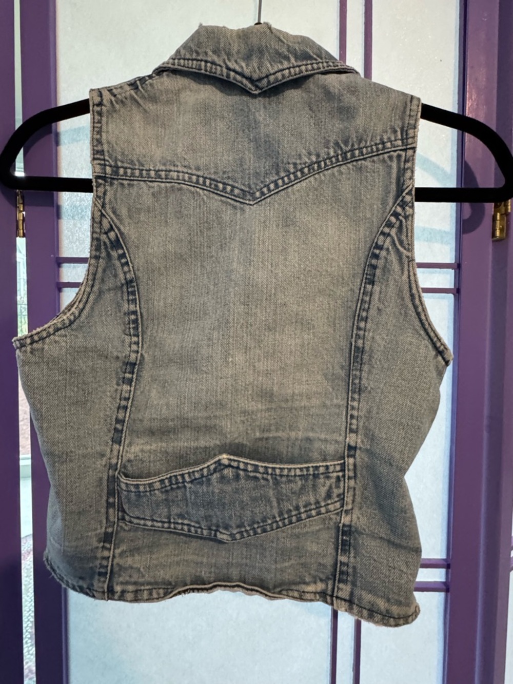 Sleeveless Denim Button-Front Vest in Faded Blue - Picture 2 of 4